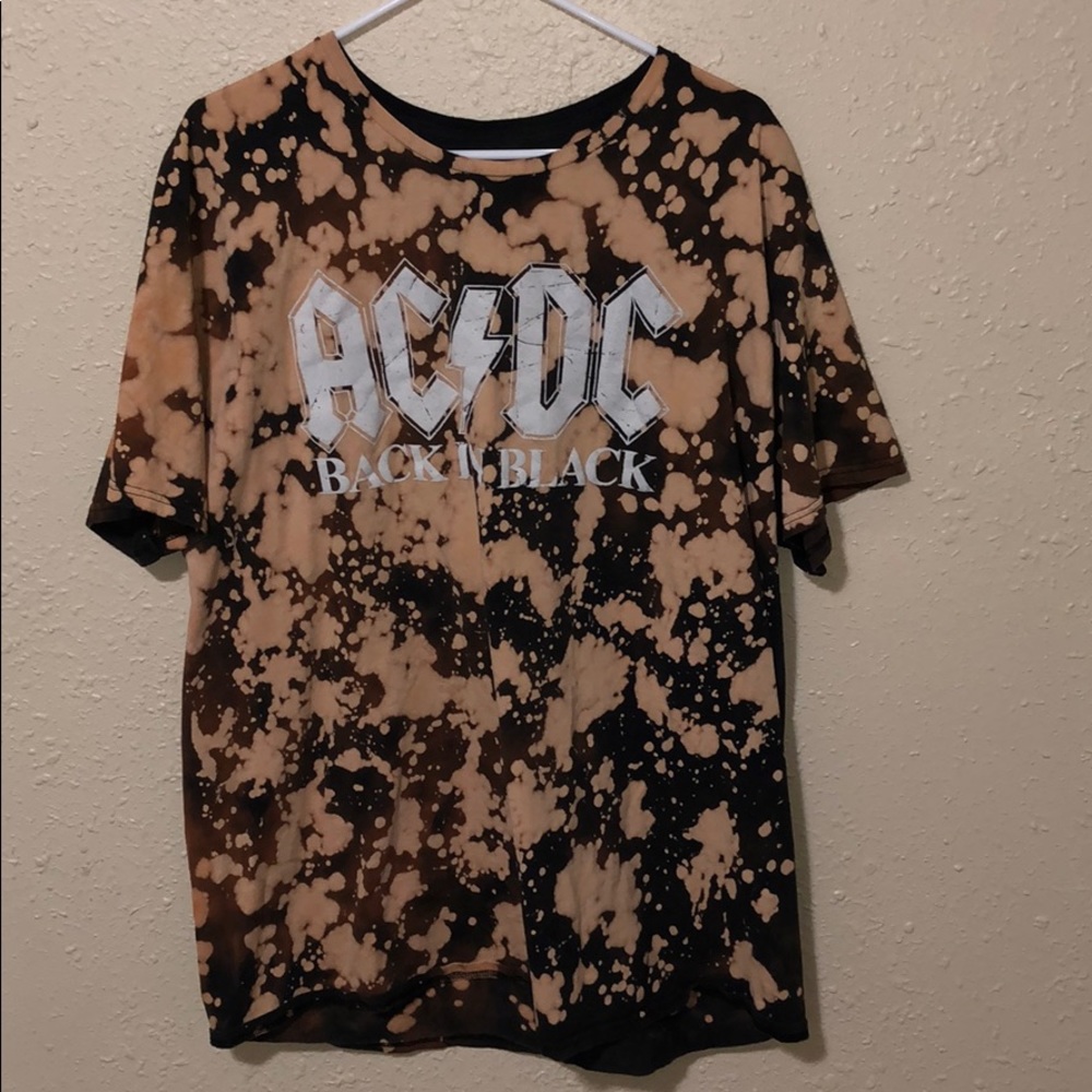 men’s t-shirt